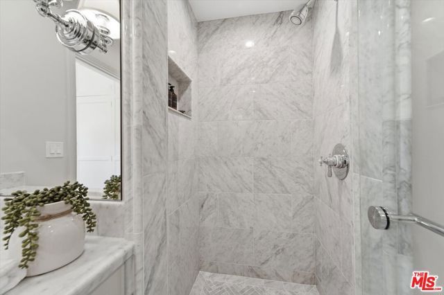 351 Veteran Avenue, Los Angeles, CA 90024