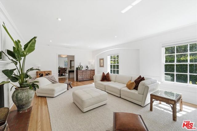 351 Veteran Avenue, Los Angeles, CA 90024