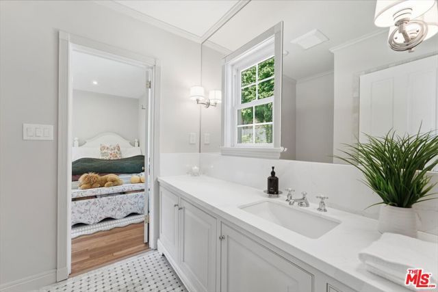 351 Veteran Avenue, Los Angeles, CA 90024