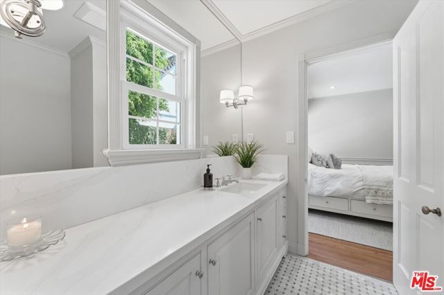 351 Veteran Avenue, Los Angeles, CA 90024