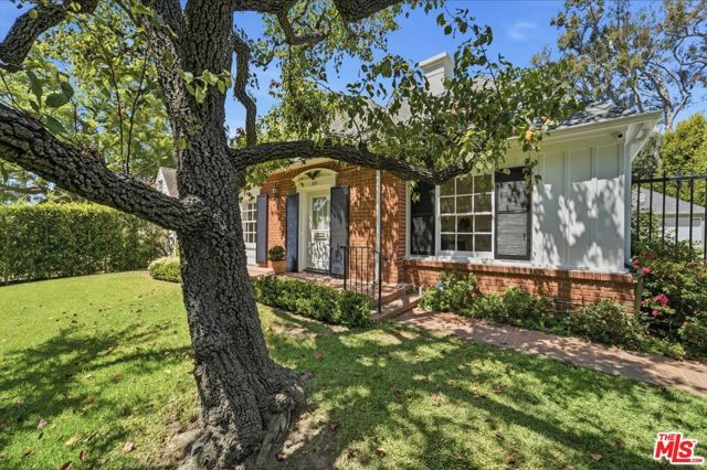 351 Veteran Avenue, Los Angeles, CA 90024