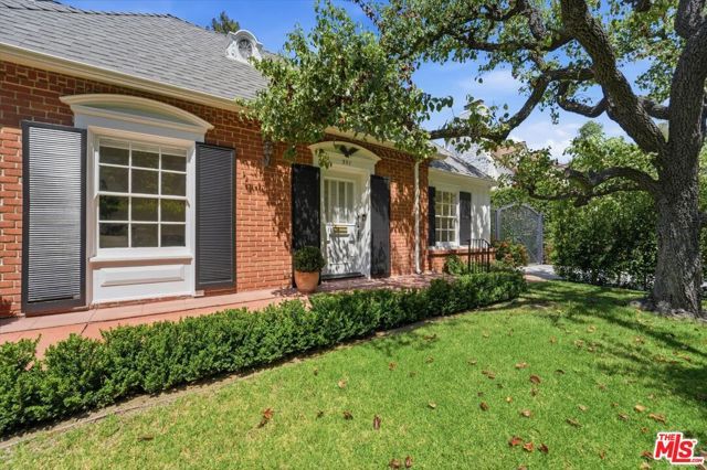 351 Veteran Avenue, Los Angeles, CA 90024
