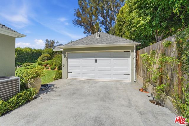 351 Veteran Avenue, Los Angeles, CA 90024
