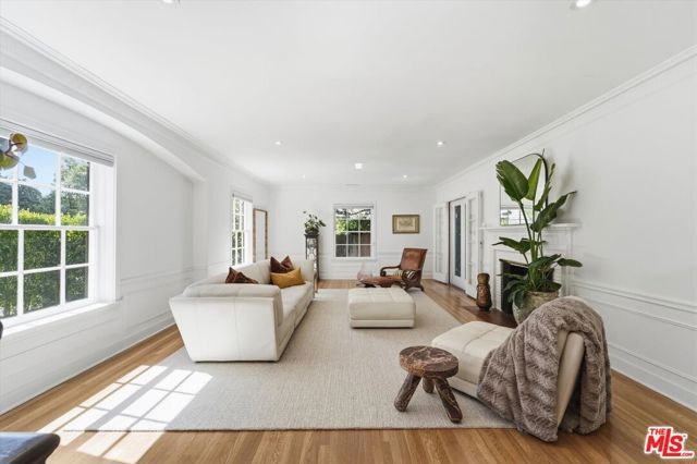 351 Veteran Avenue, Los Angeles, CA 90024
