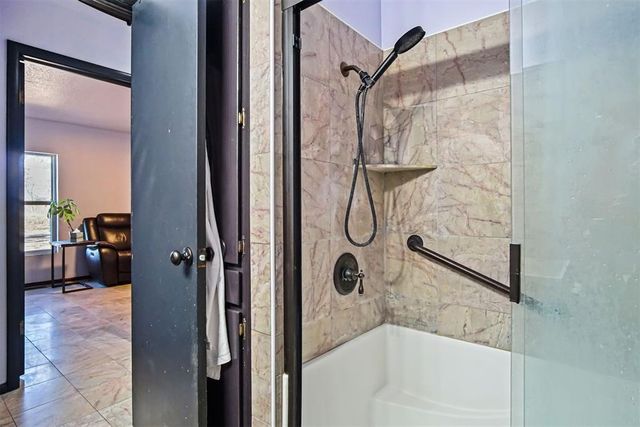 2806 N Wilburn Avenue, Bethany, OK 73008