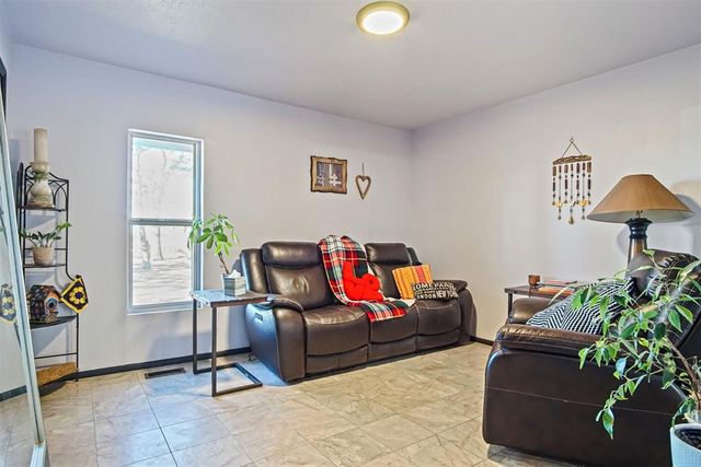 2806 N Wilburn Avenue, Bethany, OK 73008