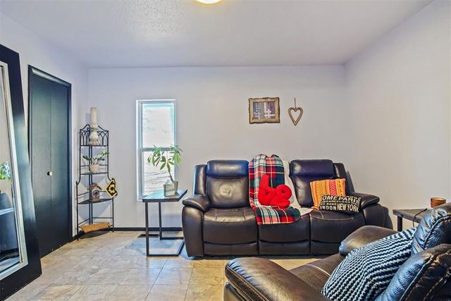 2806 N Wilburn Avenue, Bethany, OK 73008