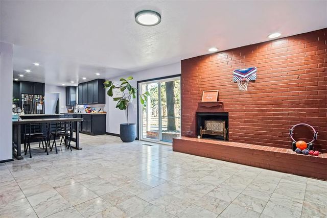 2806 N Wilburn Avenue, Bethany, OK 73008