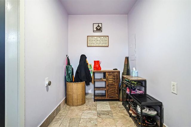 2806 N Wilburn Avenue, Bethany, OK 73008