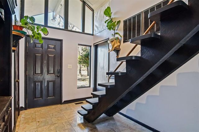 2806 N Wilburn Avenue, Bethany, OK 73008