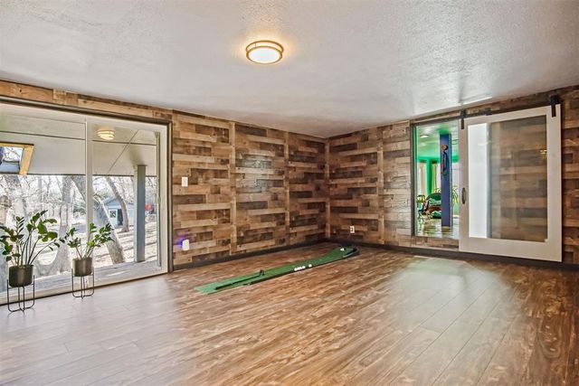 2806 N Wilburn Avenue, Bethany, OK 73008