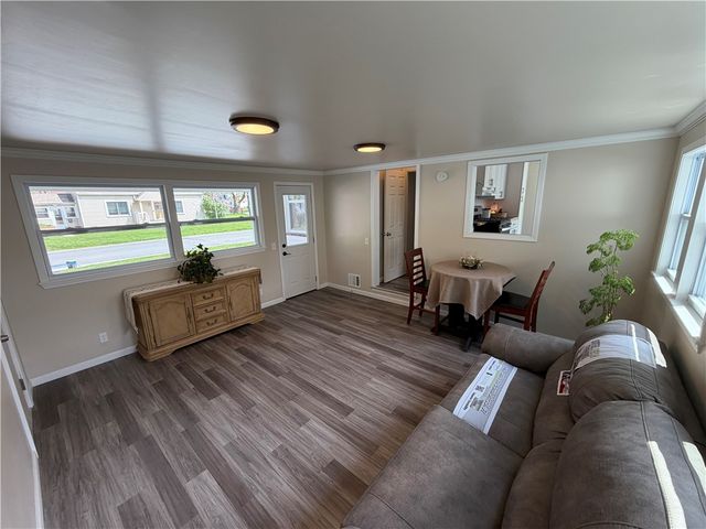144 Dorsey Road, Greece, NY 14616