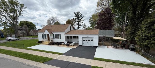 144 Dorsey Road, Greece, NY 14616