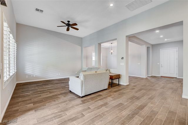 6803 Regency Crest Avenue, Las Vegas, NV 89148