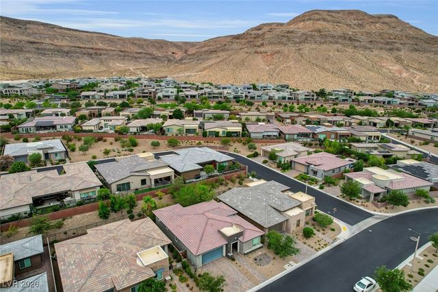 6803 Regency Crest Avenue, Las Vegas, NV 89148