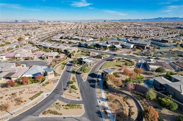 6803 Regency Crest Avenue, Las Vegas, NV 89148