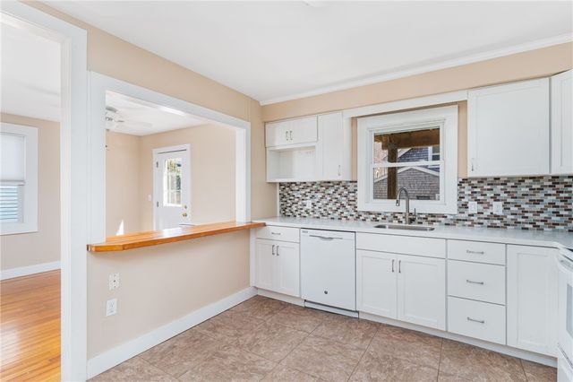 23 Holland Street 1, Newport, RI 02840