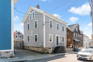 23 Holland Street 1, Newport, RI 02840