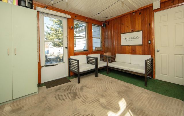 1181 E Mitchell, Waterloo, IA 50702