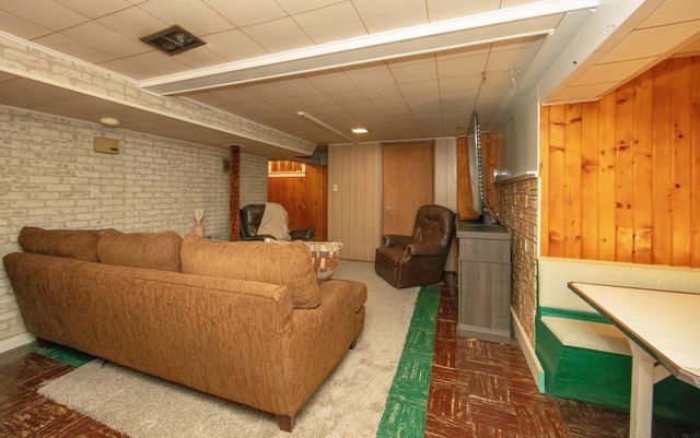 1181 E Mitchell, Waterloo, IA 50702