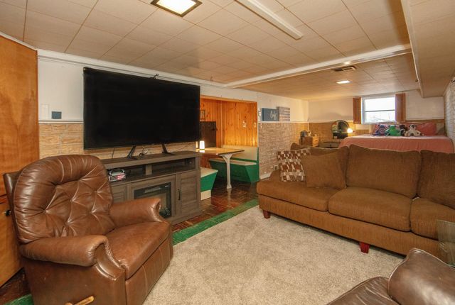 1181 E Mitchell, Waterloo, IA 50702