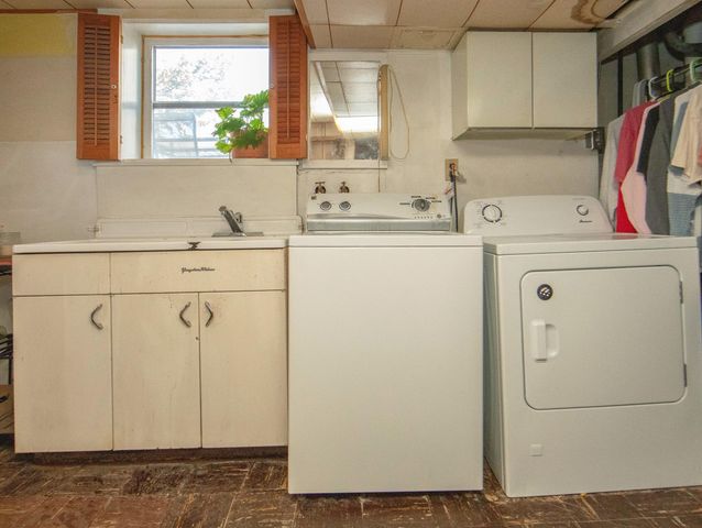 1181 E Mitchell, Waterloo, IA 50702