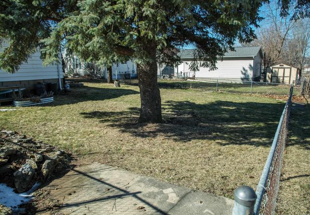 1181 E Mitchell, Waterloo, IA 50702