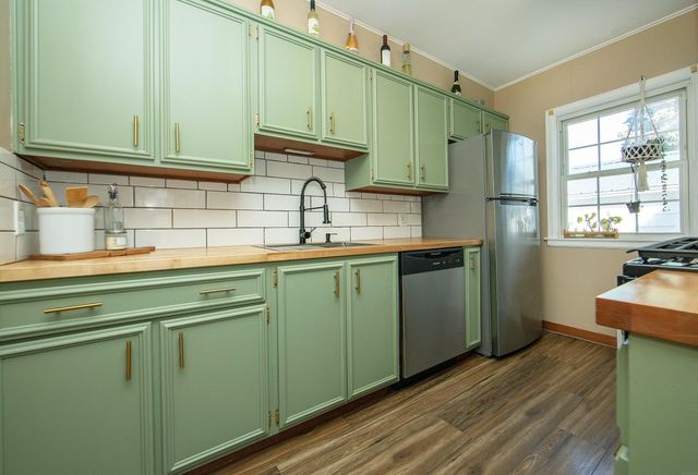 1181 E Mitchell, Waterloo, IA 50702