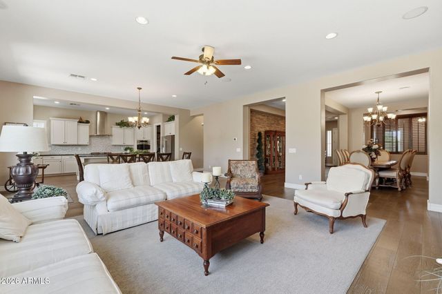 3732 E ELLIS Street, Mesa, AZ 85205