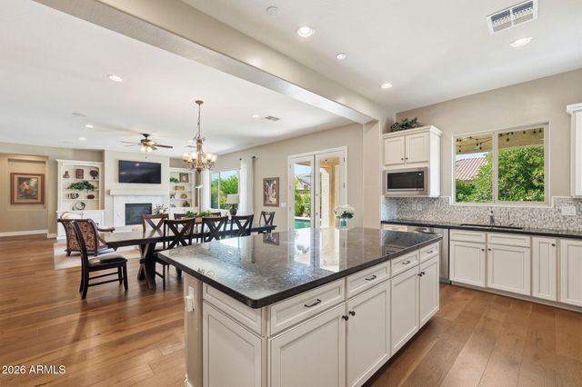 3732 E ELLIS Street, Mesa, AZ 85205