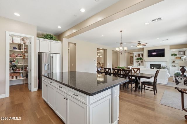 3732 E ELLIS Street, Mesa, AZ 85205