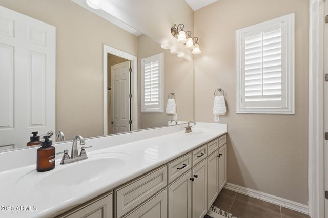 3732 E ELLIS Street, Mesa, AZ 85205