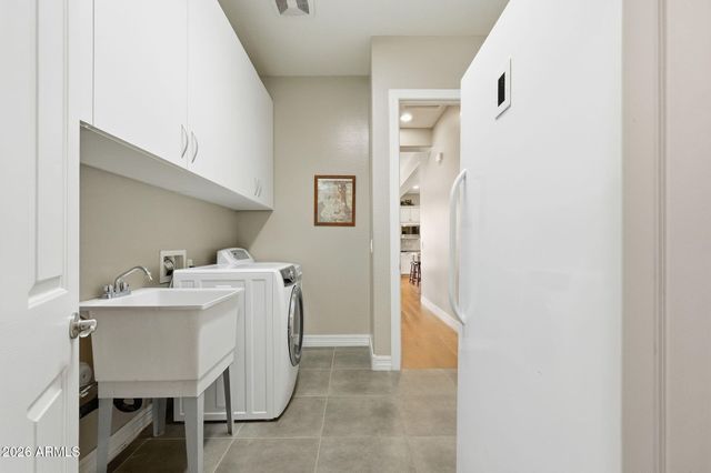 3732 E ELLIS Street, Mesa, AZ 85205