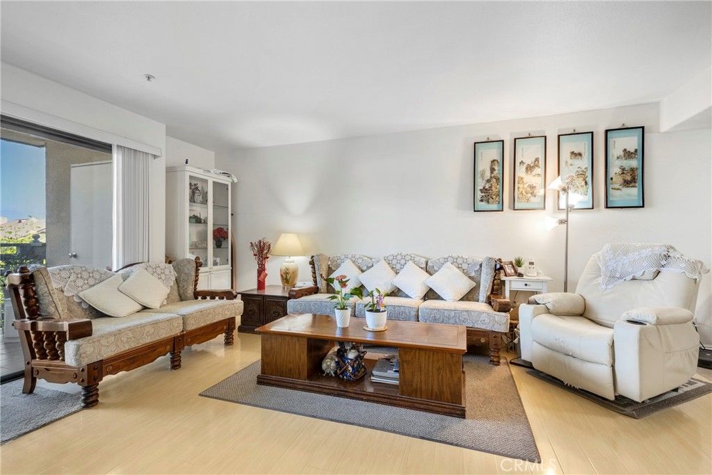 Image 4 of property listing at 321 N Orange Avenue 209, Monterey Park, CA 91755