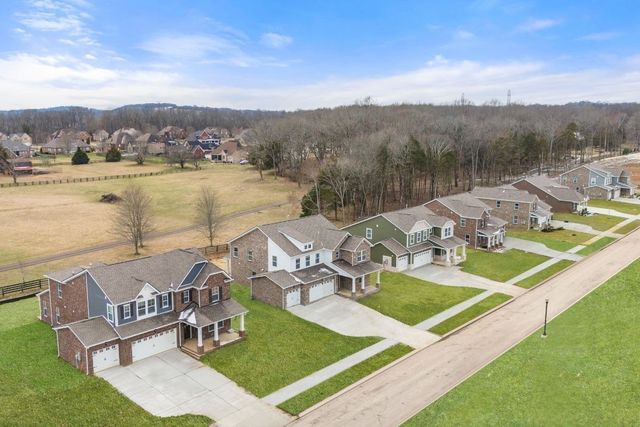 1242 Tucker Drive, Lebanon, TN 37087