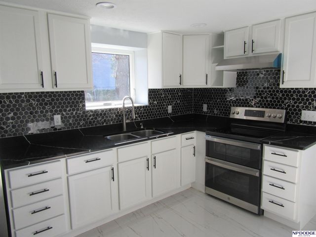 4251 D Street, Omaha, NE 68107