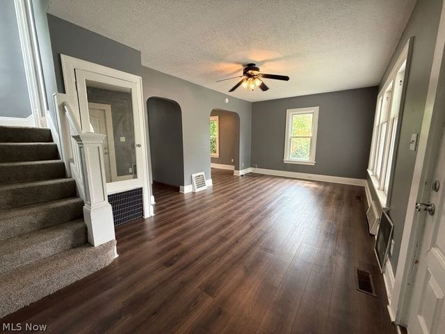 1467 Beardsley Street, Akron, OH 44301