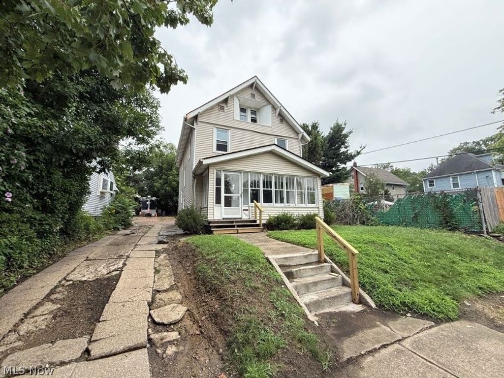 1467 Beardsley Street, Akron, OH 44301