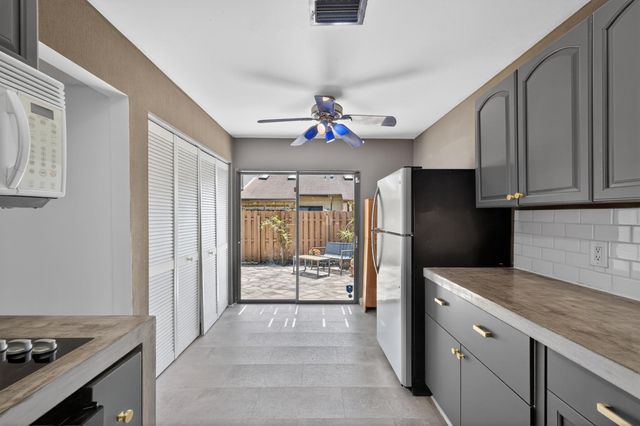 2132 SW 82nd Avenue 2132, Davie, FL 33324
