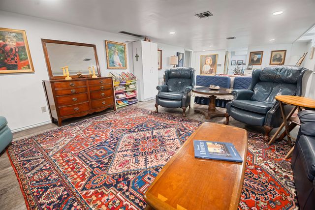 68 S Mission Rd, Eastborough, KS 67207