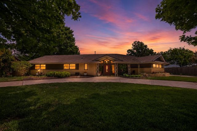 68 S Mission Rd, Eastborough, KS 67207