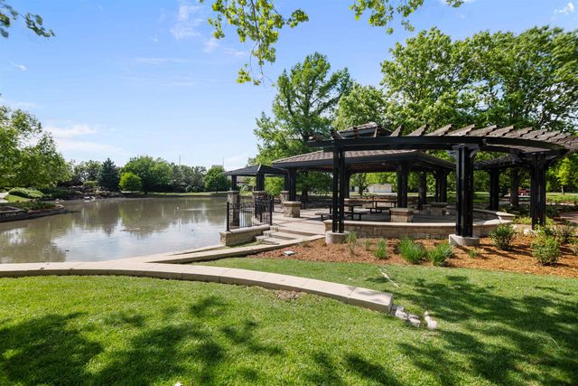 68 S Mission Rd, Eastborough, KS 67207