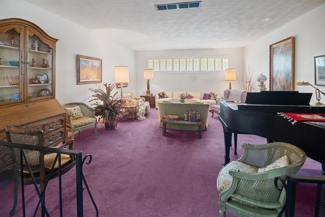 68 S Mission Rd, Eastborough, KS 67207