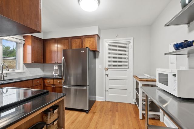2300 Central Street 3, Evanston, IL 60201