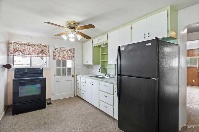 281 Lois St, Twin Falls, ID 83301