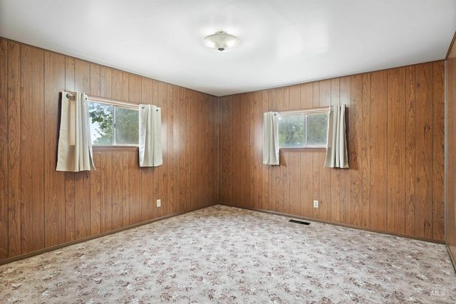 281 Lois St, Twin Falls, ID 83301