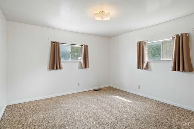 281 Lois St, Twin Falls, ID 83301