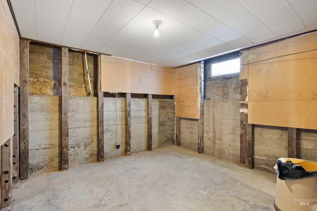 281 Lois St, Twin Falls, ID 83301