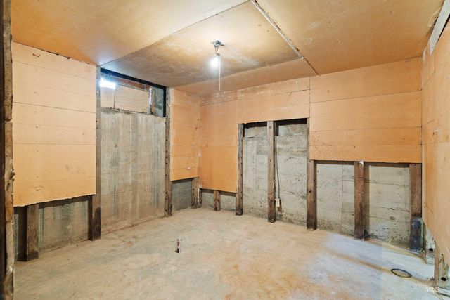 281 Lois St, Twin Falls, ID 83301