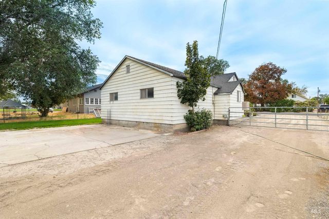 281 Lois St, Twin Falls, ID 83301